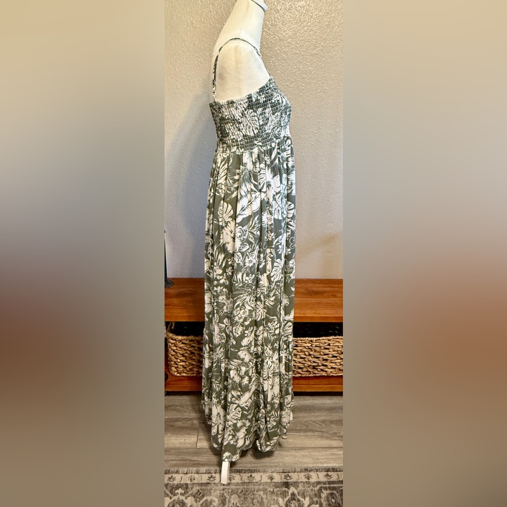 Eden & Olivia Tropical Floral Maxi Dress Sage and White Women’s Size Large - Picture 2 of 7